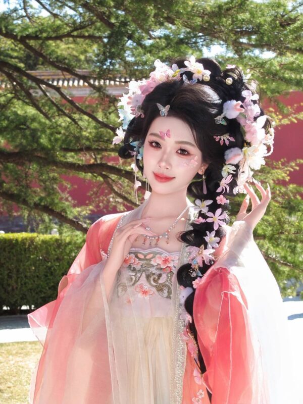 Beijing Hanfu, Ancient Costume Photography Experience (Costume Rental + Photographer Follow-up + Exquisite Makeup/Hairstyle) - From Street Clothes to Hanfu