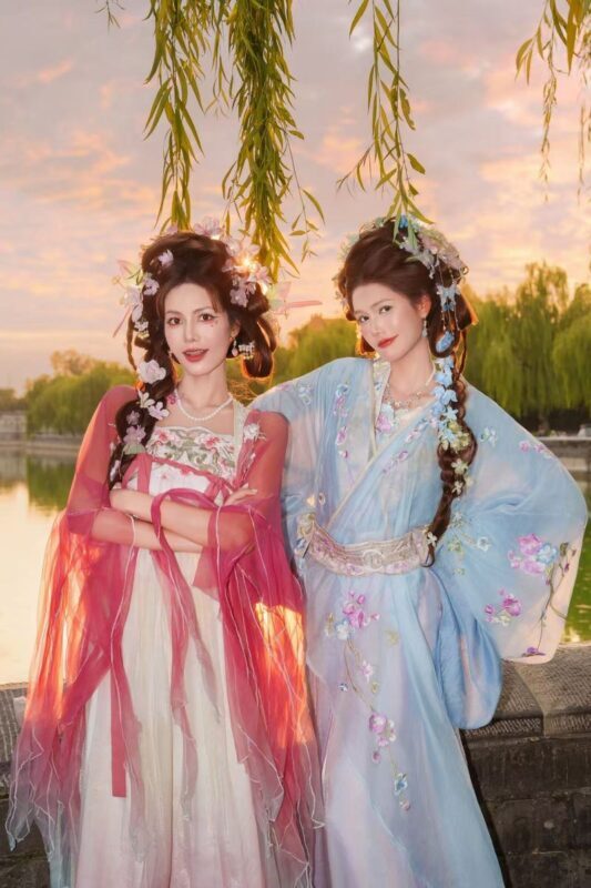 Beijing Hanfu, Ancient Costume Photography Experience (Costume Rental + Photographer Follow-up + Exquisite Makeup/Hairstyle) - A Day Around the Palace Museum