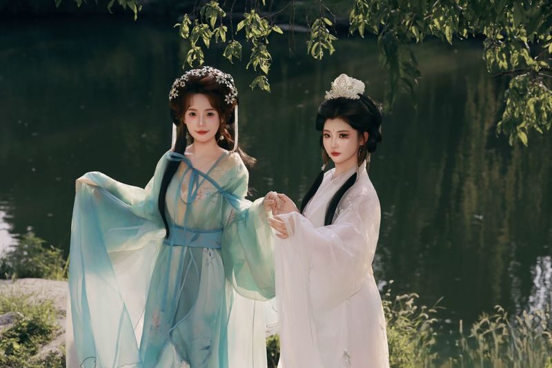Beijing Hanfu & Ancient Costume Photoshoot Experience (Costume Rental + Photographer On-Location Shoot + Exquisite Makeup/Hairstyle + Multiple Costume Styles to Choose From) - Pick a period style that suits your plans