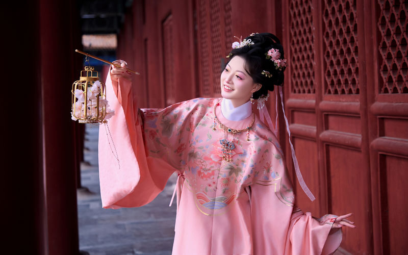 Beijing Hanfu / Song Dynasty style / Warring States robe / Qing Dynasty Han woman costume rental and photography experience (Chinese and English in-store staff service provided, barrier-free communication) - Rental or photographer: choose the right package