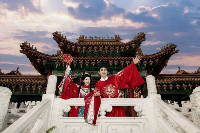 Beijing Hanfu / Song Dynasty style / Warring States robe / Qing Dynasty Han woman costume rental and photography experience (Chinese and English in-store staff service provided, barrier-free communication) - Should you book it?