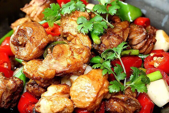 Beijing Hutong Night Tour with Yunnan Style Dinner and Boat Ride - The Tour Breakdown: What You Can Expect