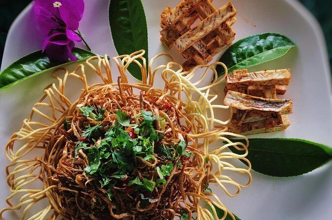 Beijing Hutong Night Tour with Yunnan Style Dinner and Boat Ride - The Sum Up