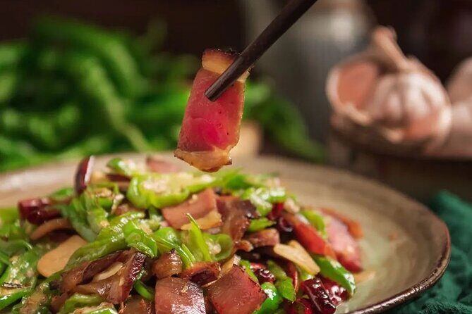 Beijing Hutong Night Tour with Yunnan Style Dinner and Boat Ride - Good To Know