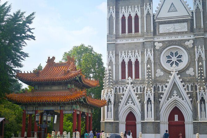 Beijing Hutong Walking Tour History, Architecture and Local Life - Second Stop: Guangji Temple