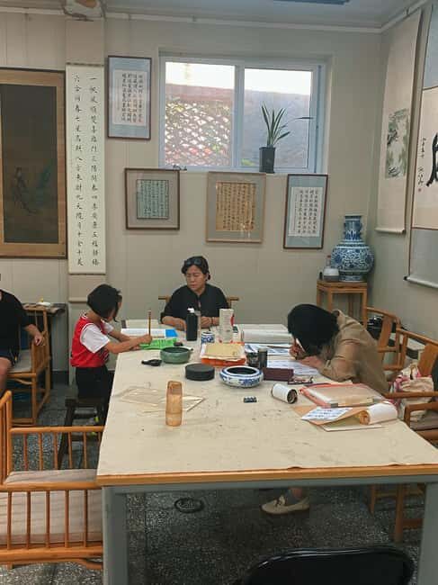Beijing liulichang : Learn Calligraphy orCarving from Master - Good To Know