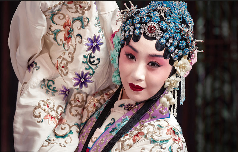 Beijing: Liyuan Theatre Peking Opera - Reading the action from your seat