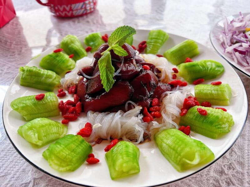 Beijing Market Tour with 10-course Family Feast - Practical Tips for a Smooth Experience