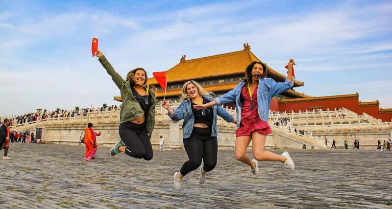 Beijing Mini Group: Great Wall, Forbidden City, Tiananmen Sq - Scenic Break at Houhai Lake and Return