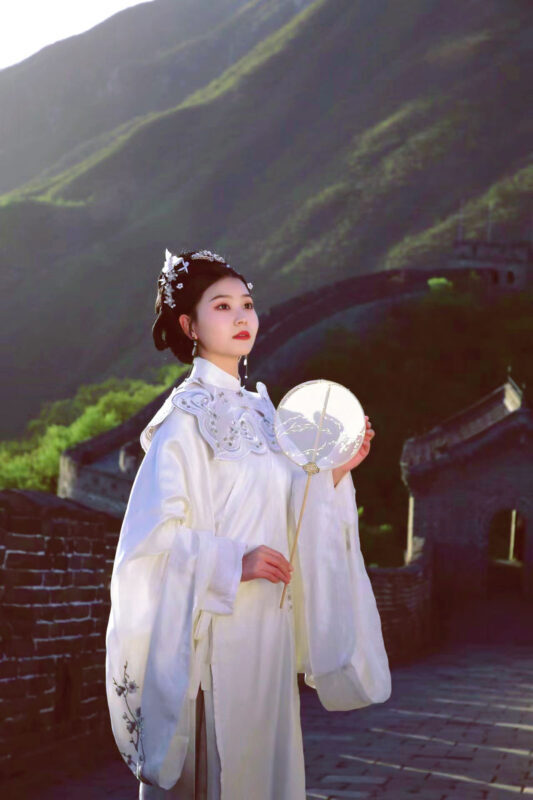 Beijing Mutianyu Great Wall Hanfu Rental & Travel Photography - Mutianyu makes the costume part of the scenery