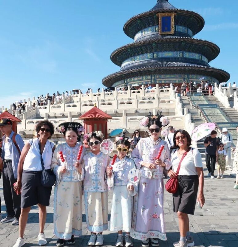 Beijing Mutianyu Great Wall & Temple of Heaven Day Tour - Guides are a major part of the value