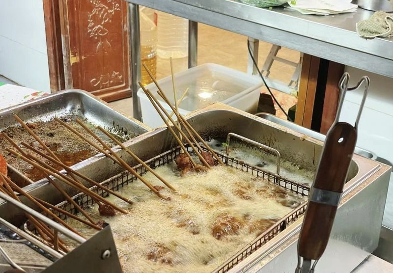 Beijing Niujie Private Food Tour for Food Lovers - Eatwith - What the price gives you