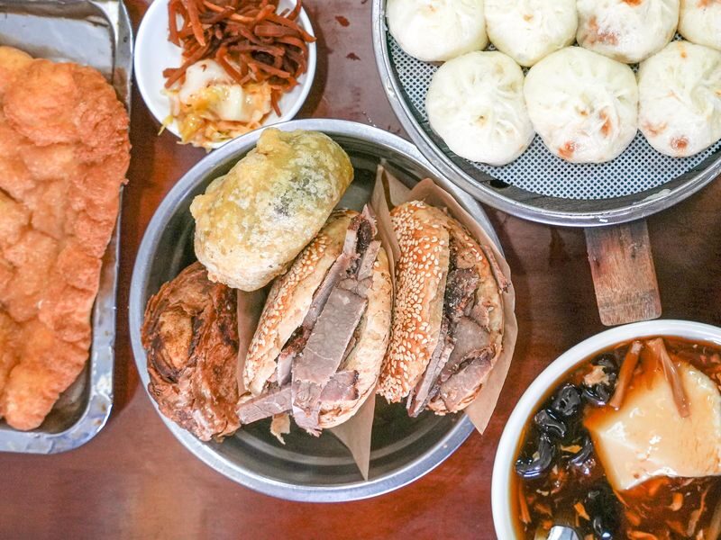 Beijing Old Hutong Half-Day Gourmet Walking Tour - A three-hour walk with a full breakfast’s worth of tasting