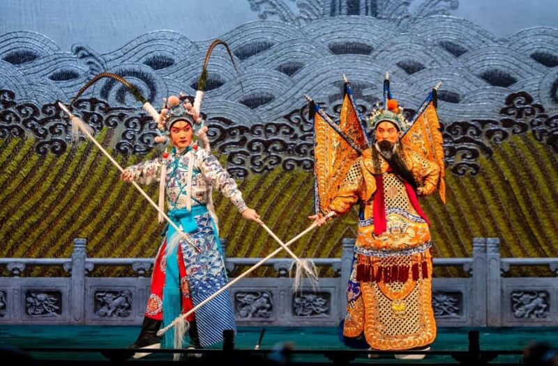 Beijing: Peking Opera Show, Dinner+Houhai Lake Night Tour - Why This Tour Offers Great Value