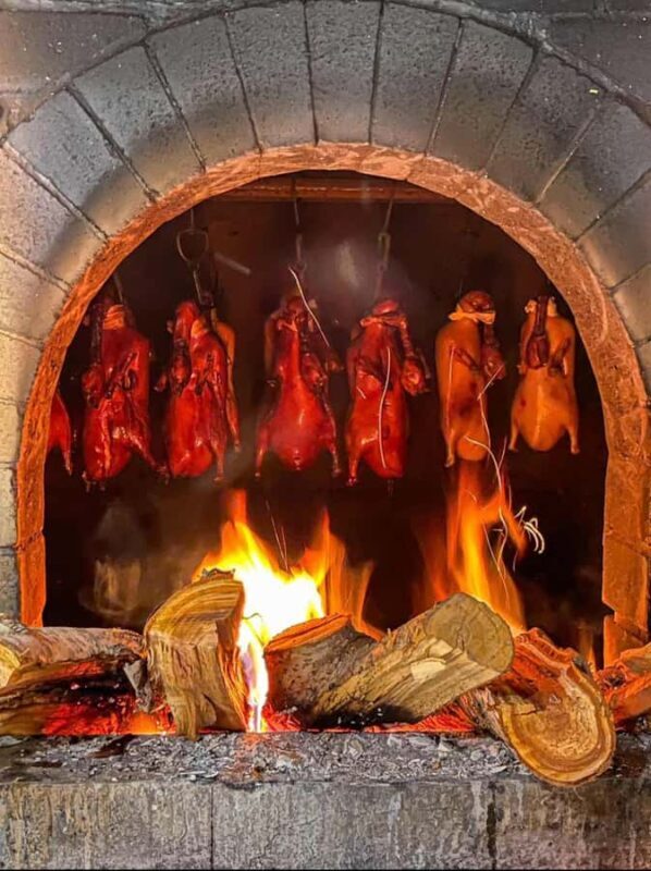 Beijing: Peking Opera Show, Dinner+Houhai Lake Night Tour - FAQ