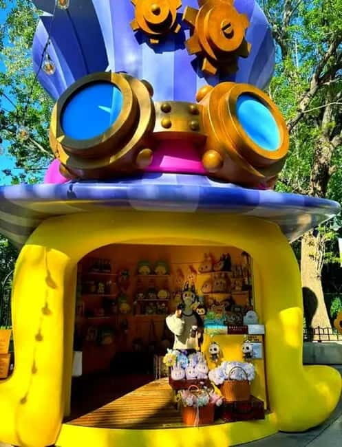 Beijing: Pop Mart City and Anime Goods Market Private Tour - The Anime Goods Market: A Visual Feast