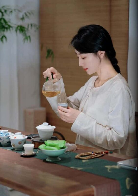 Beijing: Private Art Soirée with Painting & Jewelry - Good To Know