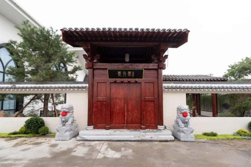 Beijing: Royal Cultural Dinner Show  YanWaiYan - The Performances and Rituals