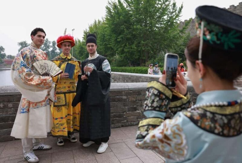 Beijing: Temple of Heaven and Forbidden City Tour - Tasting Beijing: Lunch and Local Snacks