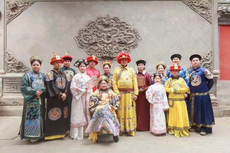 BeijingExperience of Qing Dynasty Costumes and Makeup - An In-Depth Look at the Qing Dynasty Costume Experience