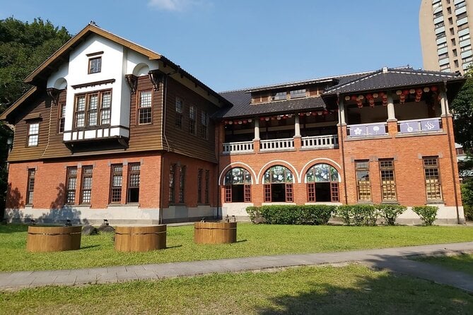 Beitou and Yangmingshan Day Tour From Taipei - Scenic Stops and Attractions on the Day Tour
