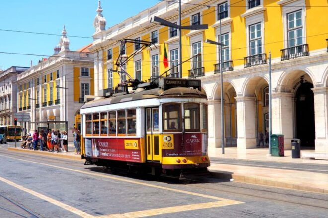 Belem: 2-HOUR Guided Tuk Tuk Tour in Historic BELEM - LX Factory