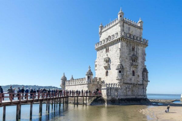 Belem: 2-HOUR Guided Tuk Tuk Tour in Historic BELEM - Jerónimos Monastery