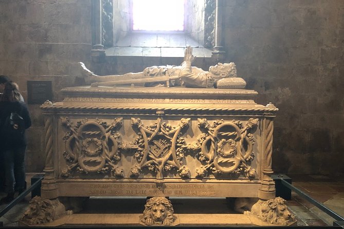 Belém and Jerónimos Monastery Guided Small Group Walking Tour - Tour Experience