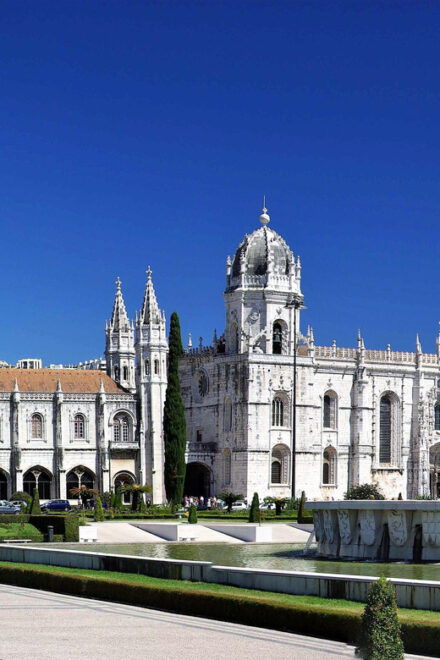 Belém & King Christ Statue Private Tour - Transportation and Accessibility