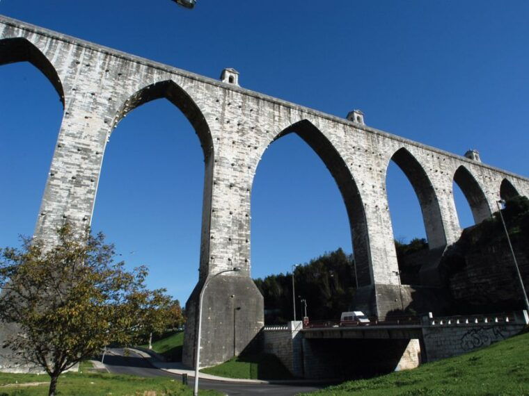Belém, Lisbon Aqueduct and Cristo Rei with a guide Van Tour - FAQs