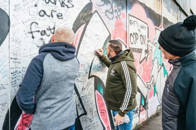 Belfast: 1.5-Hour Private Black Taxi tour - Authentic Insights from Past Travelers