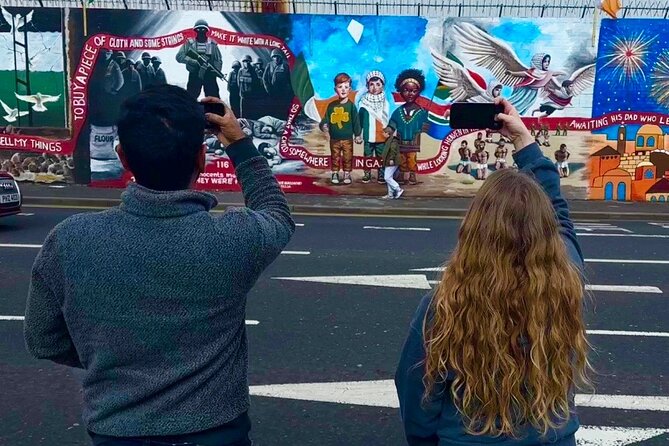 Belfast Black Taxi Tour of Murals and Peace Walls 2 Hours - Frequently Asked Questions