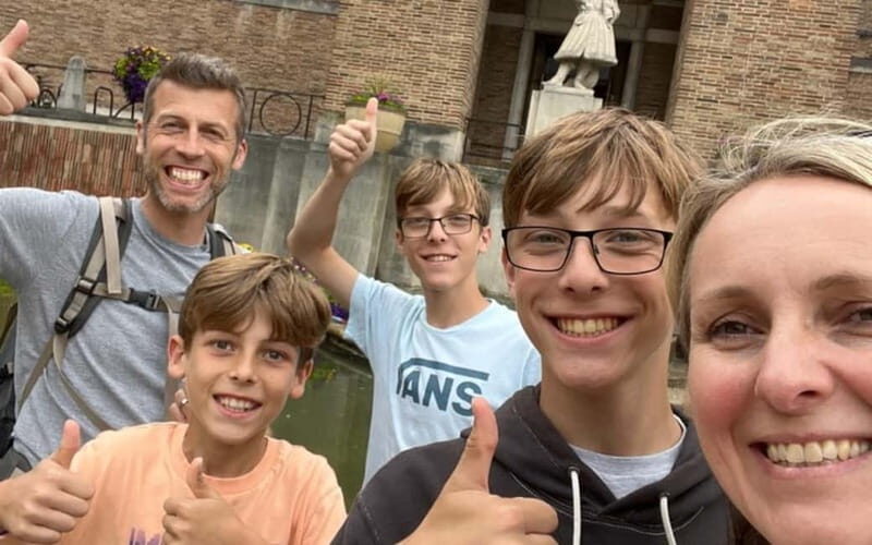 Belfast: City Walking Tour & Exploration Game - The Sum Up