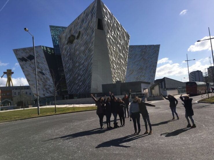 Belfast E Giant's Causeway in Italiano O Spagnolo. - Dettagli Dellattività (Activity Details)