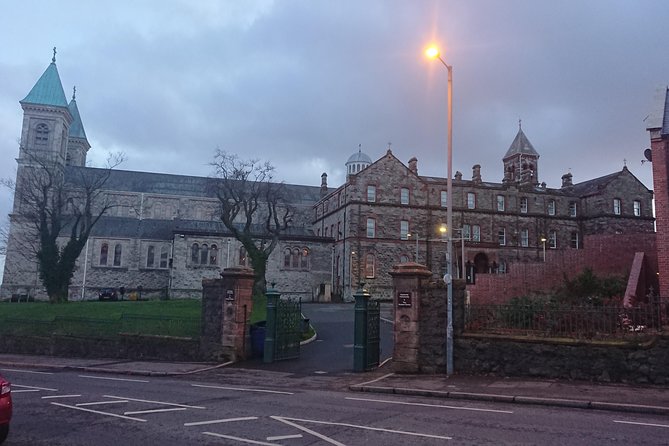 Belfast Executive Black Taxi Tour, Drive Across the Divide, Segragated Belfast, - Frequently Asked Questions