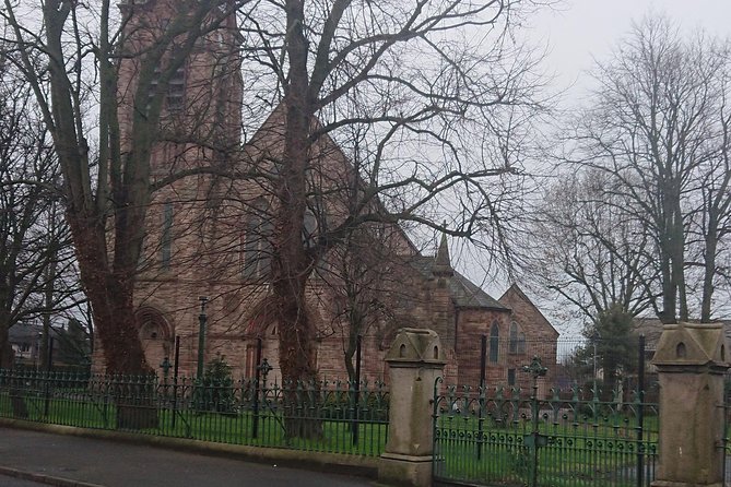 Belfast Executive Black Taxi Tour, Drive Across the Divide, Segragated Belfast, - The Sum Up