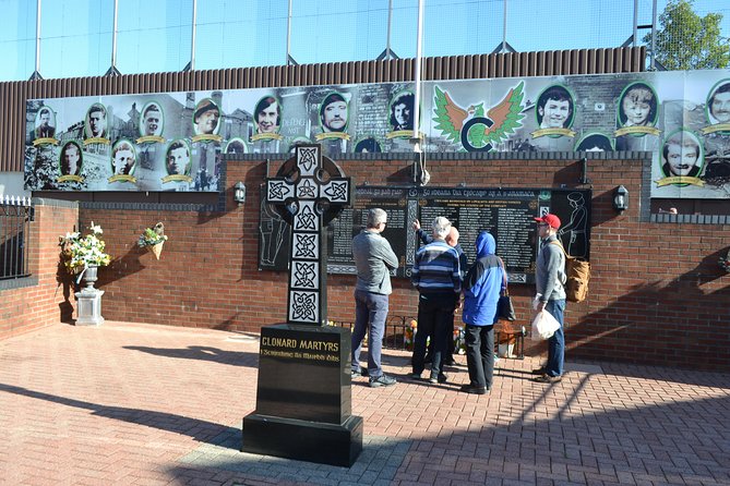 Belfast Iconic Mural Taxi Tour Private 2hr Adventure - Shankill Road