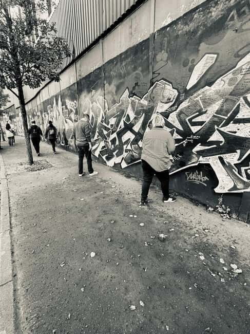 Belfast: Peacewall and Political History Black Taxi Cab Tour - Good To Know