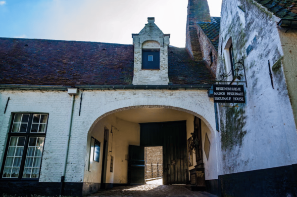 Belgium: Guided Tour of Bruges - Meeting Point Details