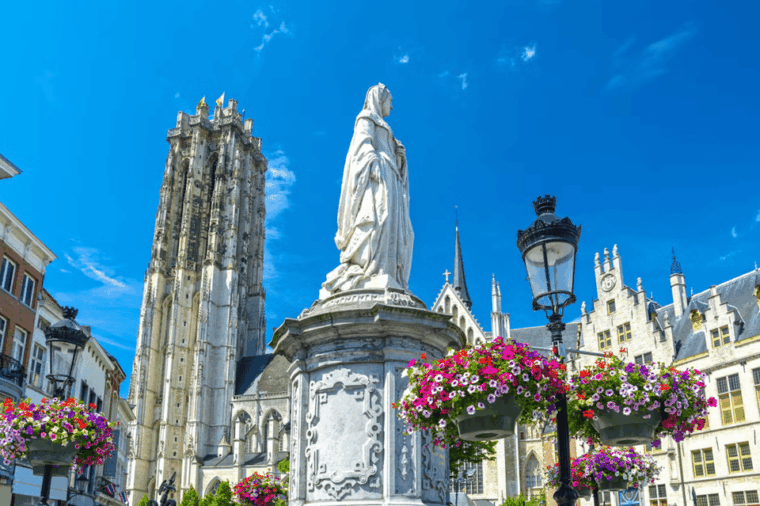Belgium: Mechelen guided tour guide - Admiring Flemish Renaissance Architecture: Busleyden Museum