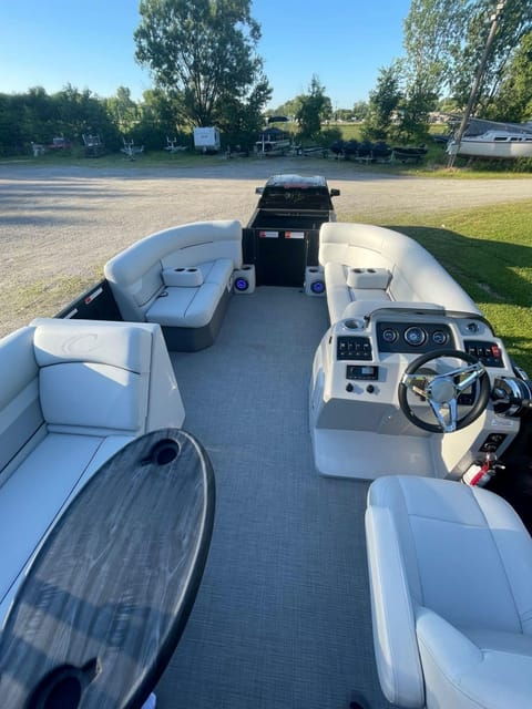 Belle River: Crest 10-Passenger Pontoon Boat Rental - Nearby Destinations