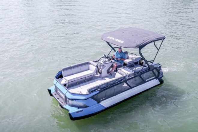 Belle River: Sea Doo Switch 9-Passenger Jet Boat Rental - Bluetooth Stereo System