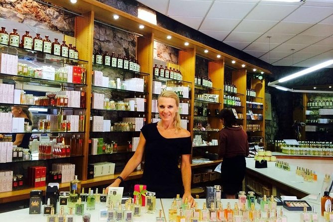 Bello: Italian Market, Eze, and Turbie Tour. - Directions