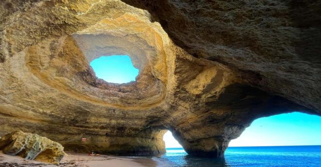 Benagil Kayak Tour: Explore Secret Caves - Itinerary Highlights