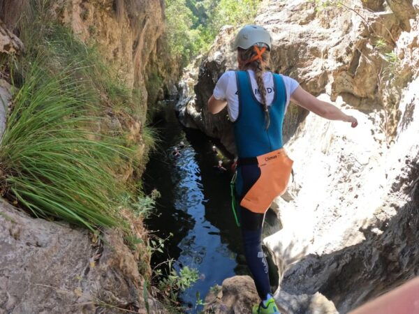 Benahavís: Canyoning Guided Tour at Guadalmina River - Group Size and Language