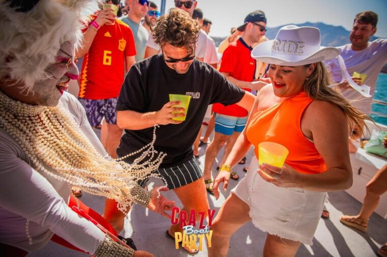 Benalmadena: Boat Party With a Drink - Check-in and Meeting Point