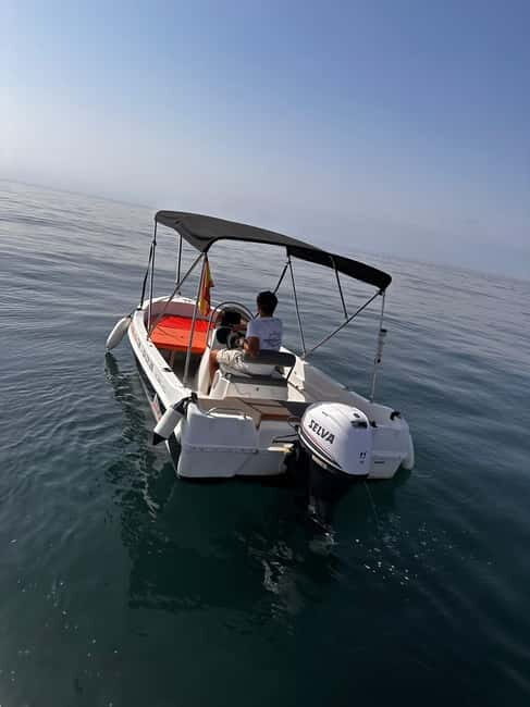 Benalmádena: Boat rentals without a license - What’s Included and What’s Not