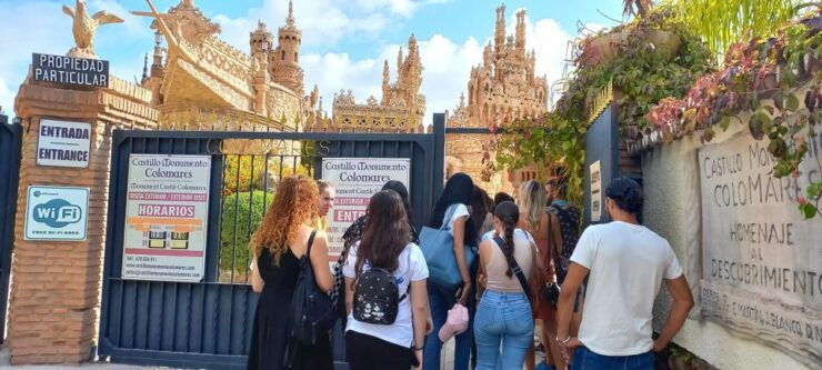 Benalmadena: Colomares Castle Tour With Entry Ticket - Booking Information and Reservations