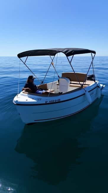 Benalmádena: license-Free Rent Boat for Dolphin Watching - FAQ