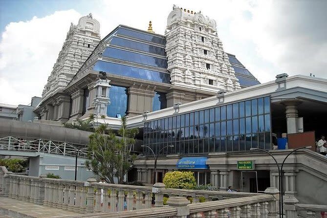 Bengaluru Full-Day Private Palace & Temple Tour - Getting around Bengaluru without managing every transfer